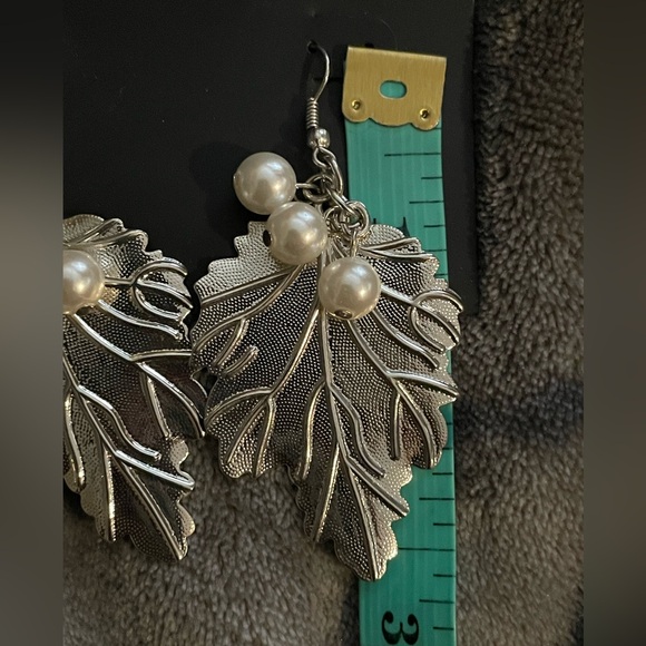 Silver tone leaf earrings with faux pearls - classy and dressy - Picture 2 of 3